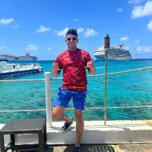 Meet your Posher, Noe santiago